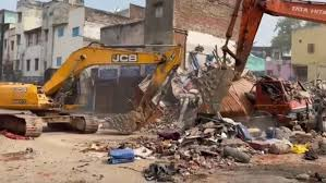 Tragedy Strikes Azad Market: Long-Time Worker Manoj Sharma Dies in Building Collapse